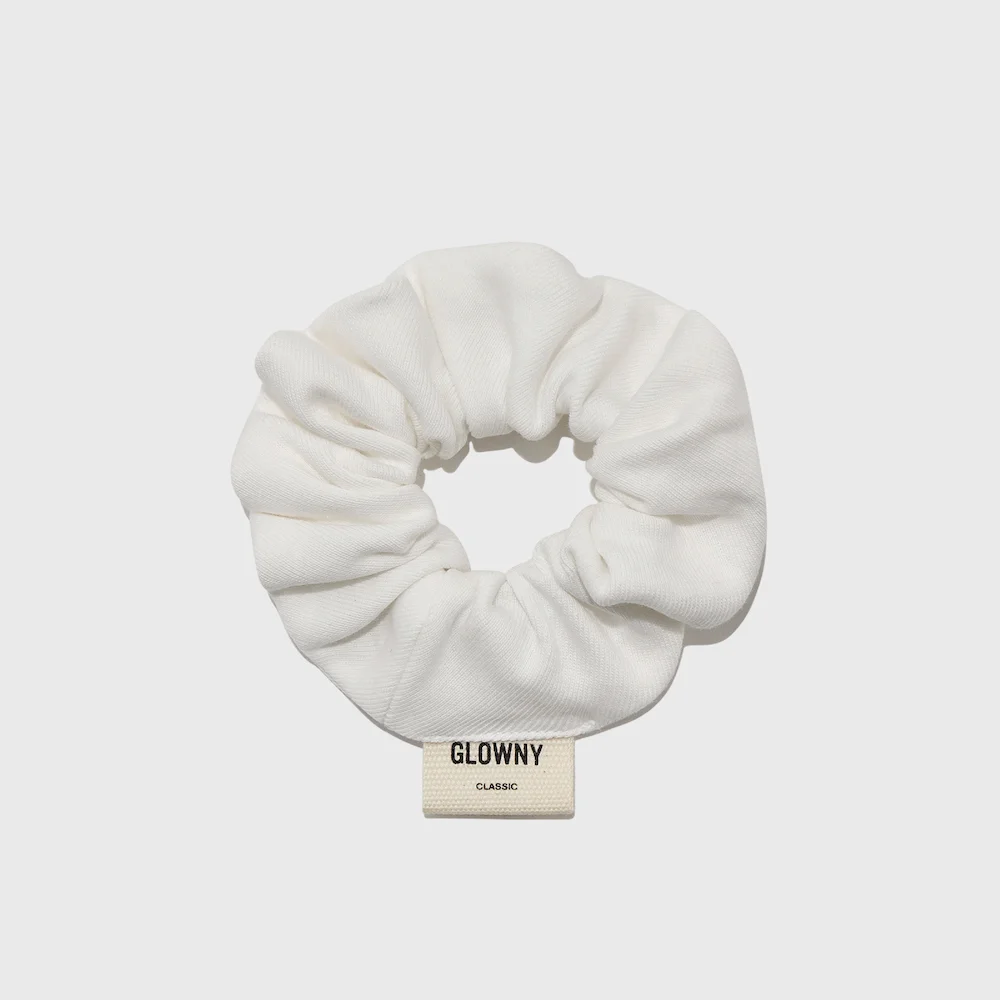EVERYDAY G SCRUNCHIE (WHITE)