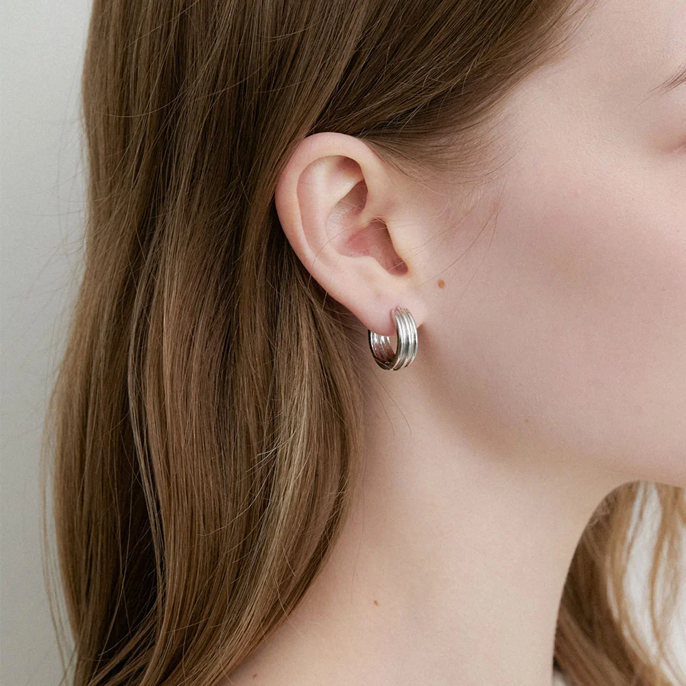 line hoop one touch earrings (E066_silver medium)