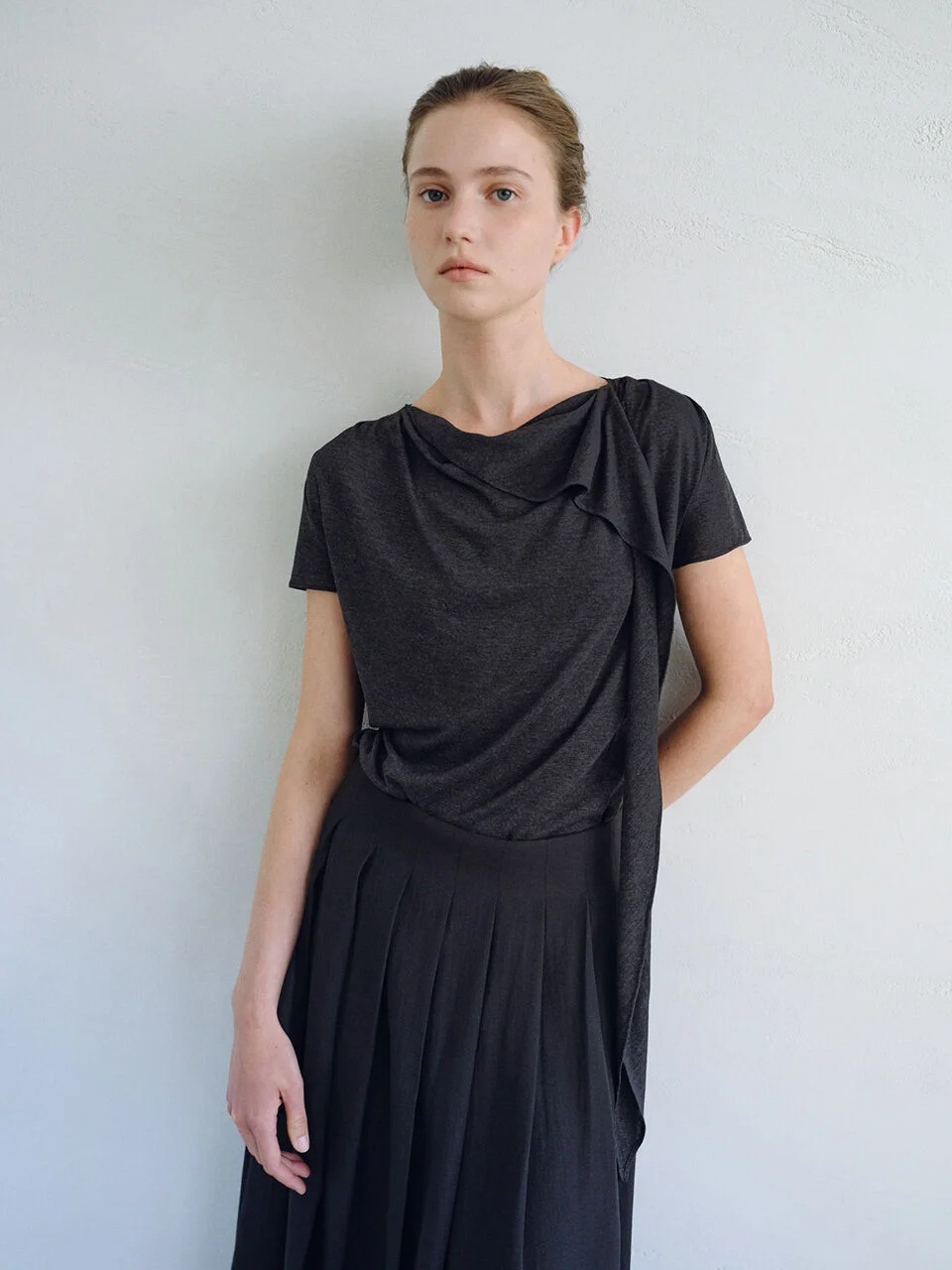 SHEER TIE NECK T-SHIRTS_CHARCOAL