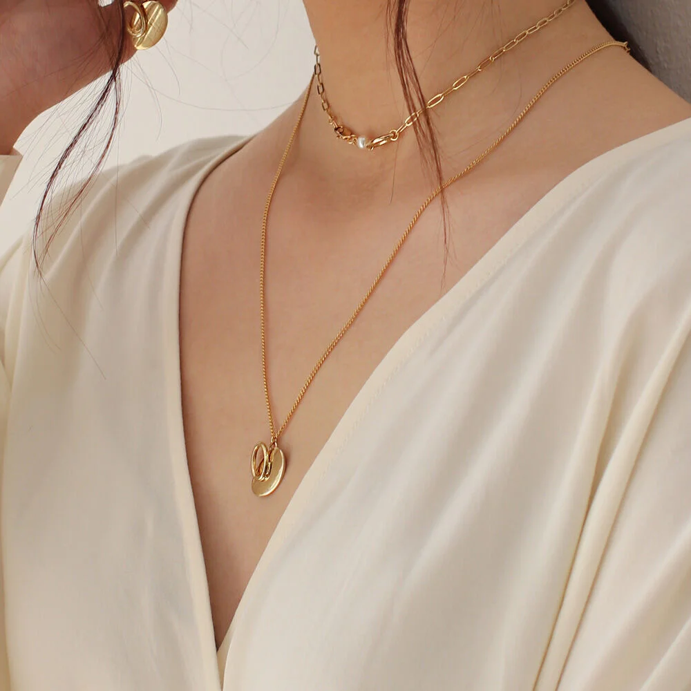 heart motif necklace
