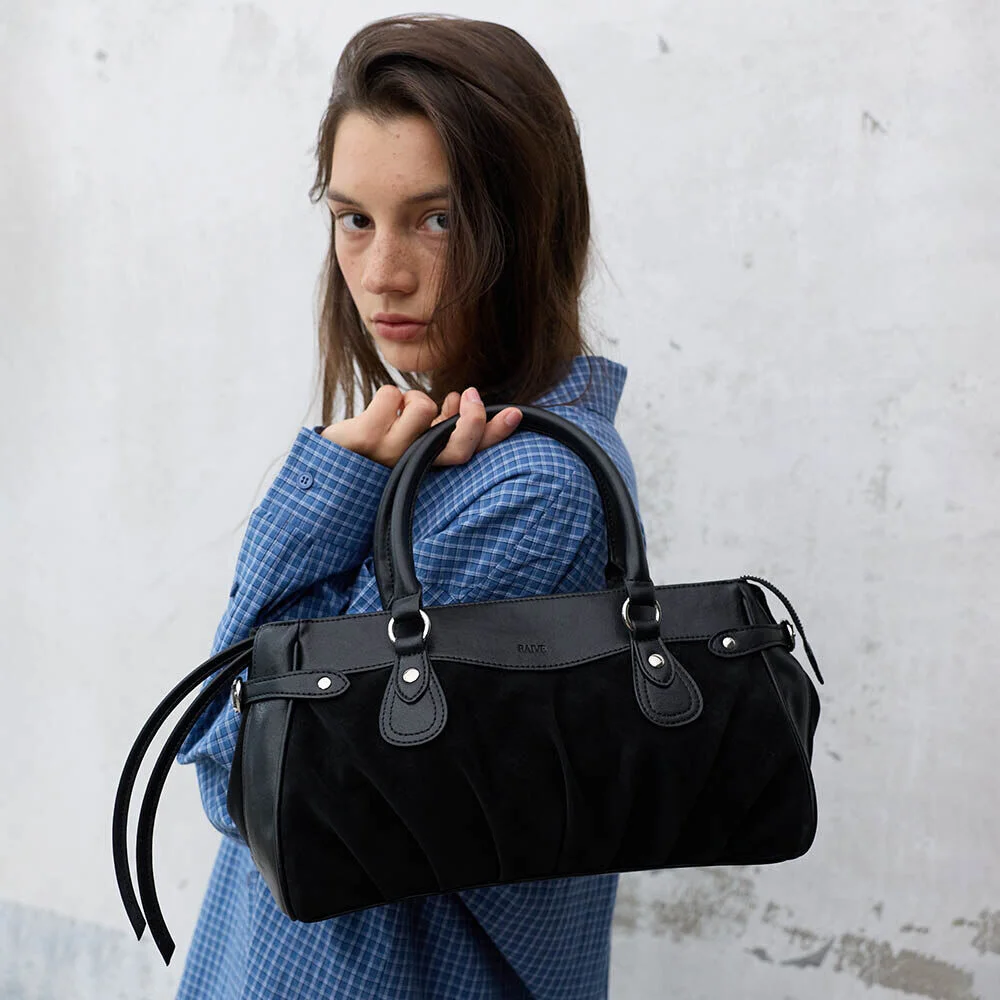 Brett Tote in Black UB6AA140-10