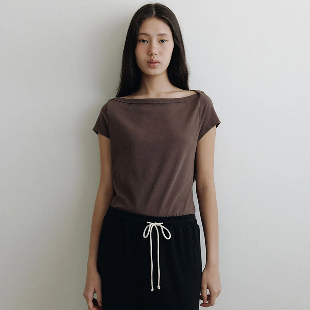 Boat-Neck Shoulder T-shirt(Brown)