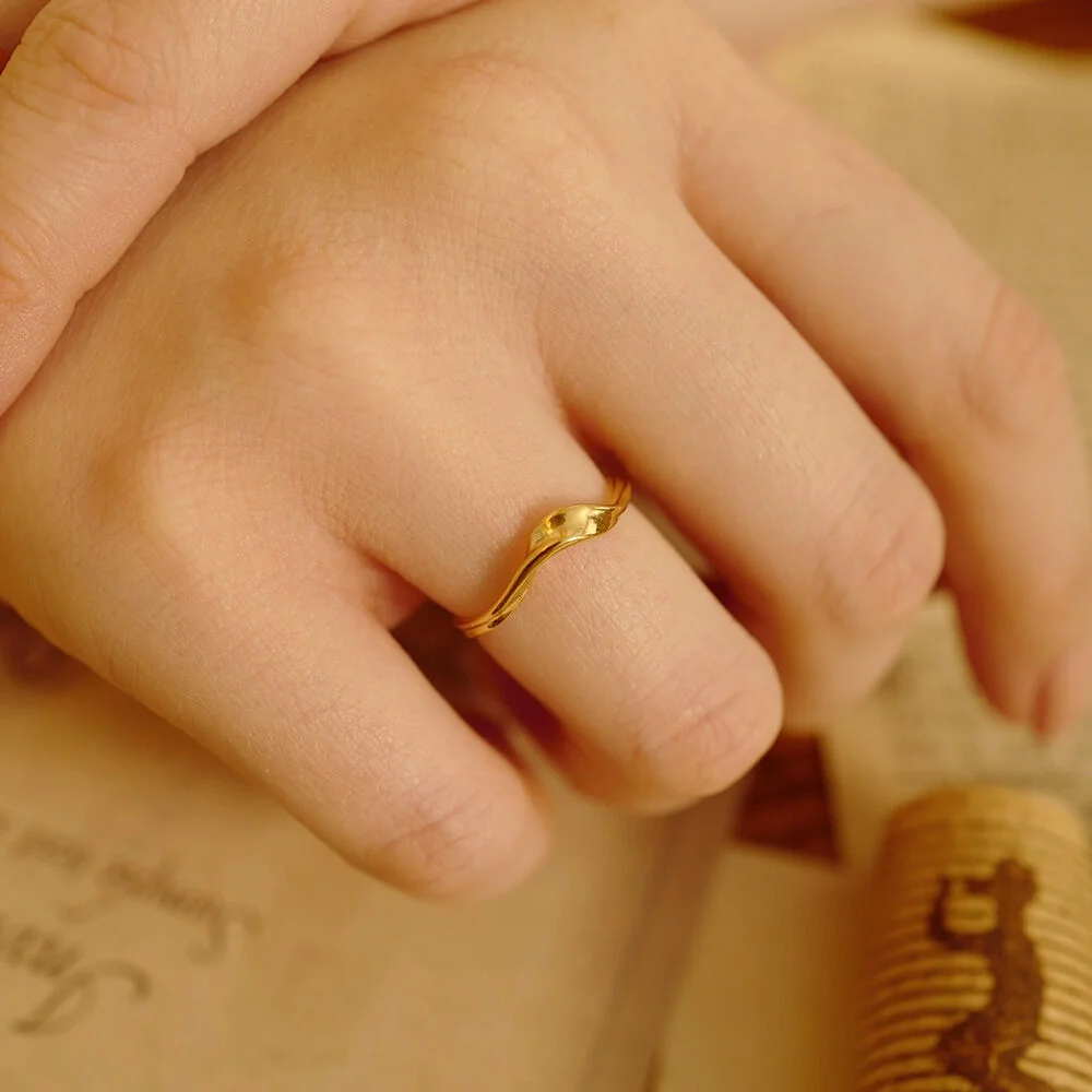 twist ribbon ring