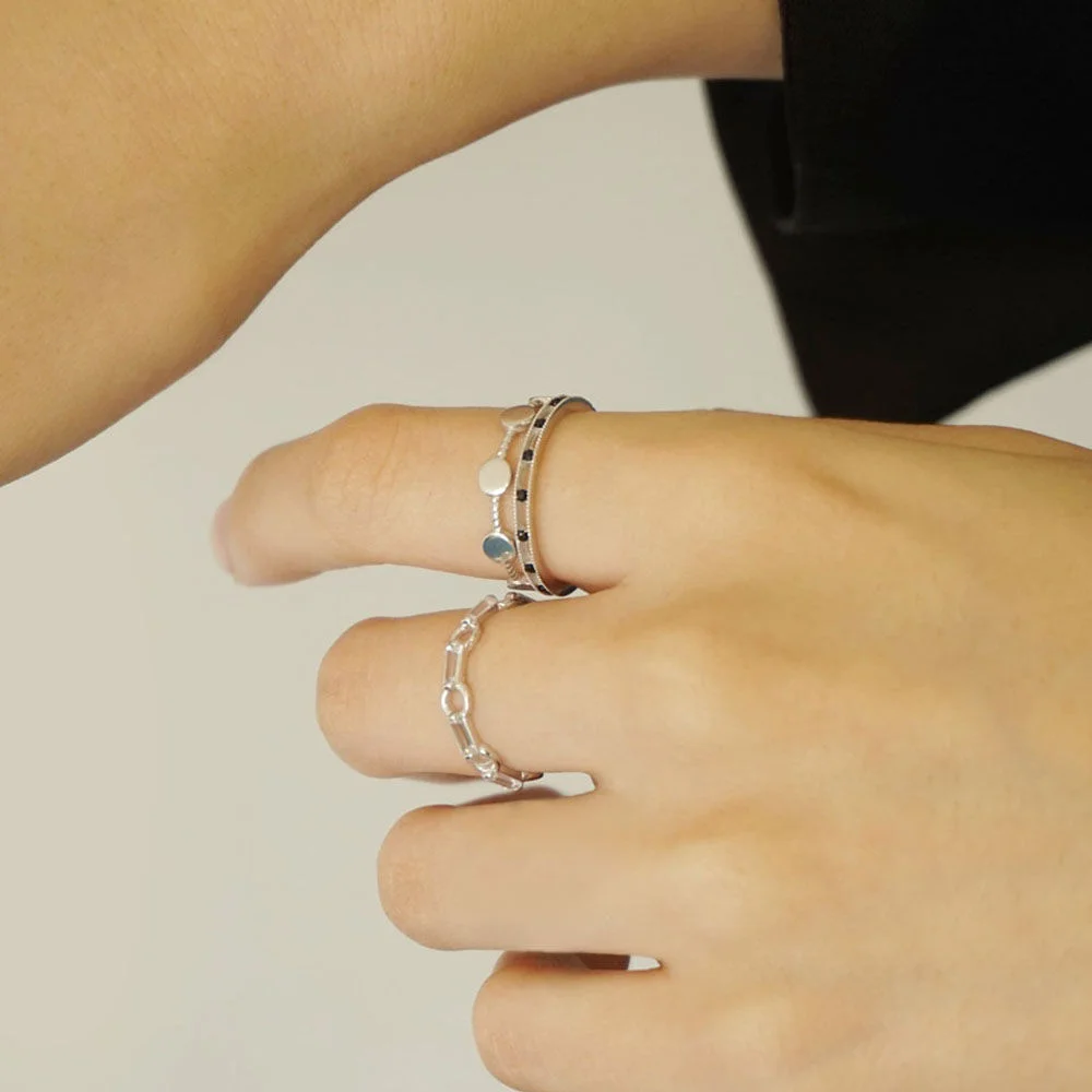 Between cubic set ring