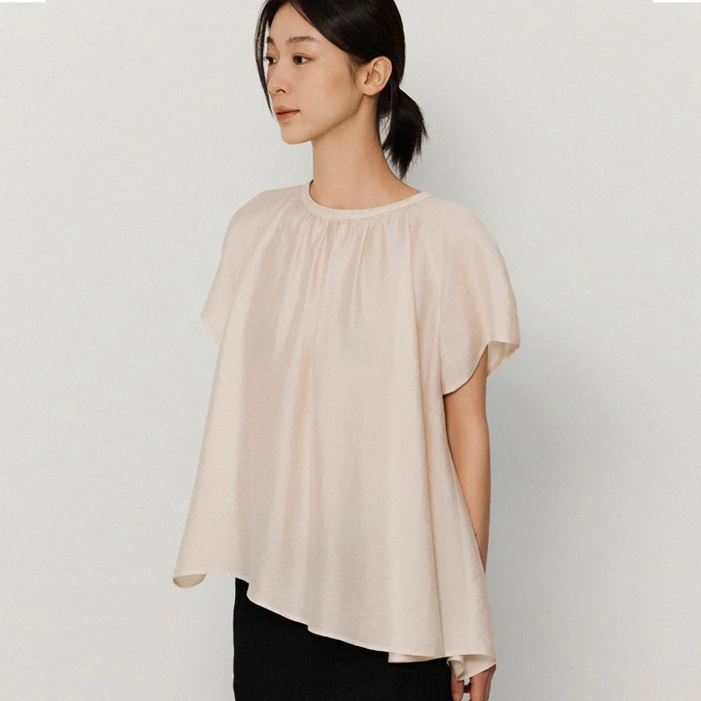 Muted shine neck-shirring blouse_cream beige