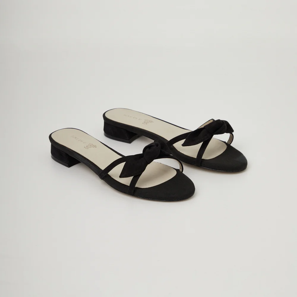 Claire Ribbon Sandal (Black)