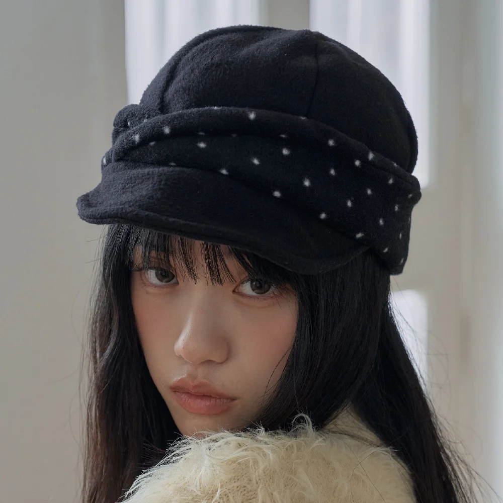 FLEECE FLAP MARGOT HAT IN DOT BLACK