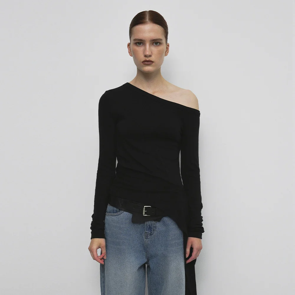 ONE SHOULDER UNBALANCED STRAP T-SHIRT_BLACK