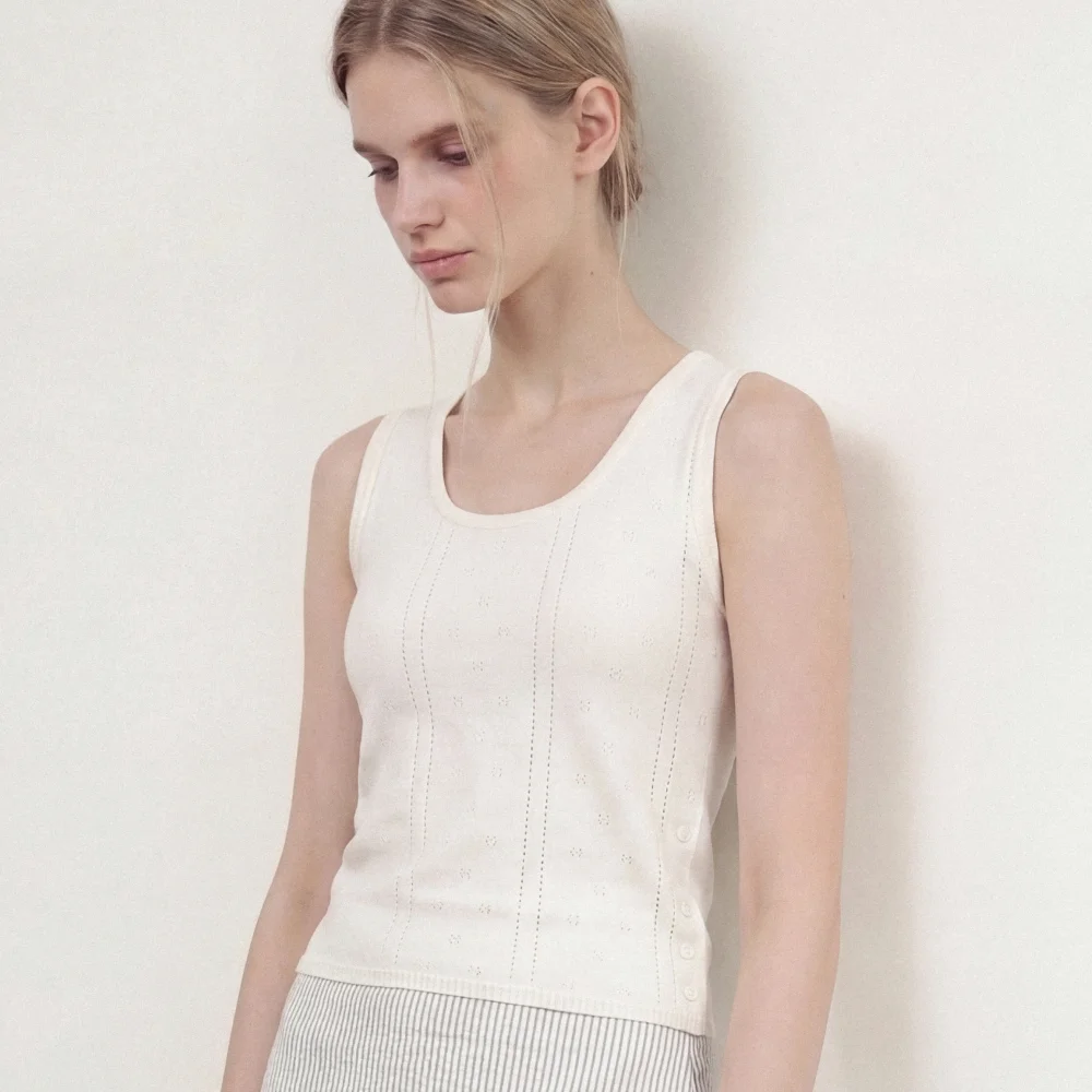 PETIT SOFT SLEEVELESS KNIT (IVORY)