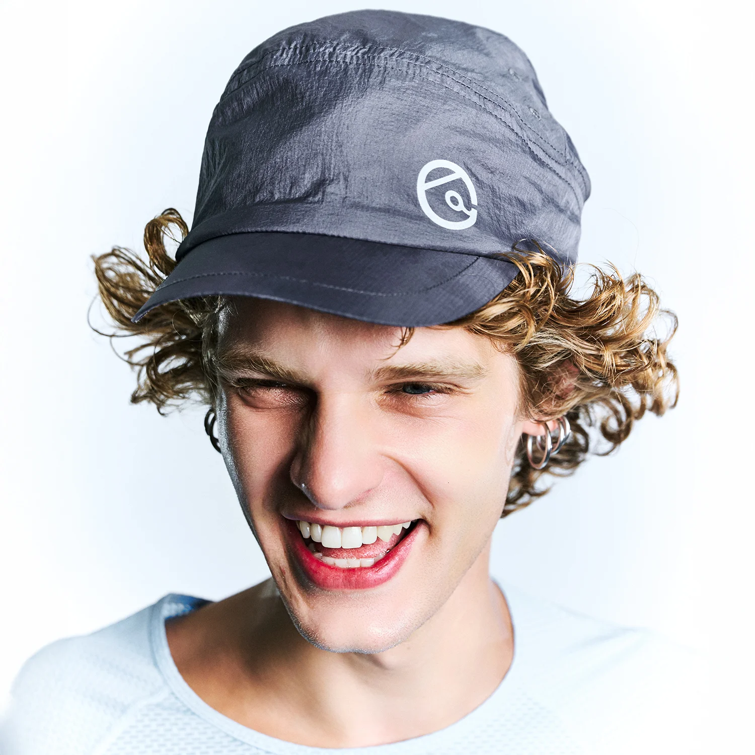 L.T SYMBOL RUNNING CAP GRAY