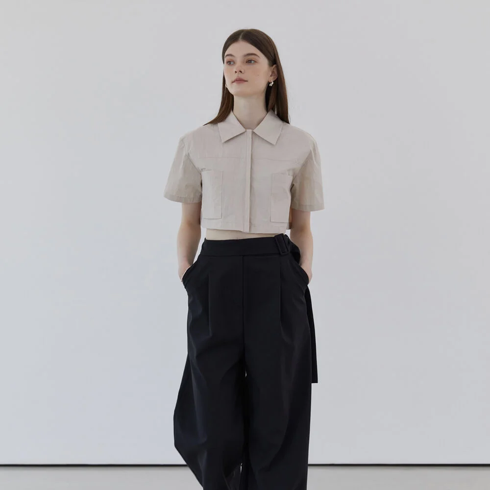 BACK RIBBON POINT CROP SHIRT - BEIGE