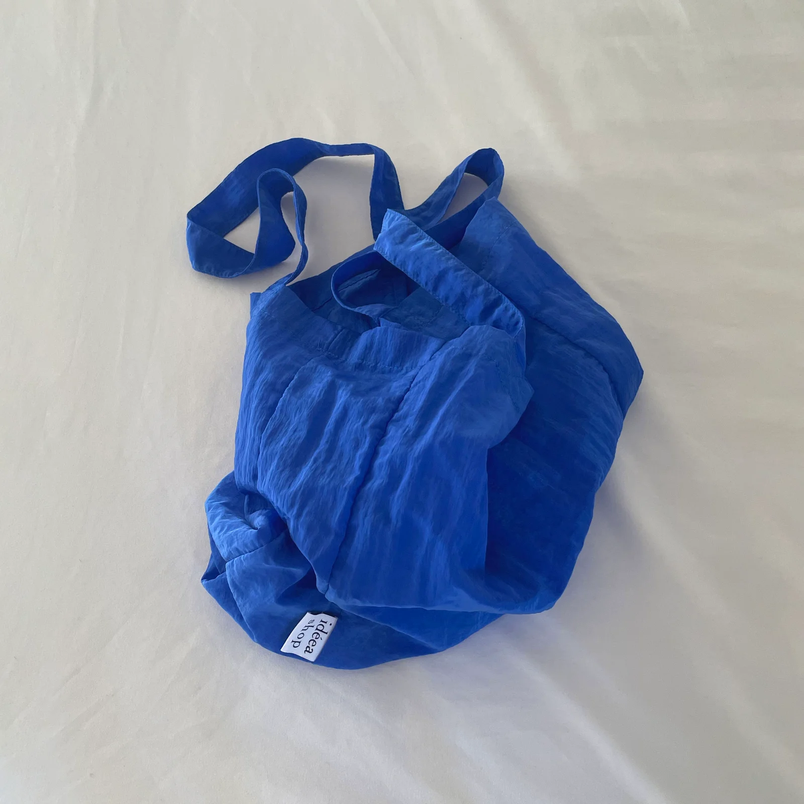 vivid satin bag / blue 緞面袋