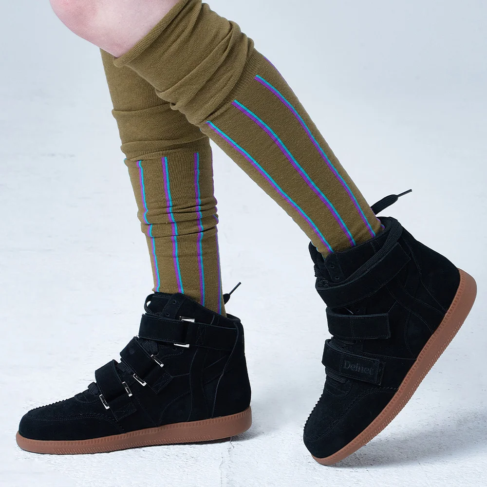 HIGH TOP SNEAKERS IN BLACK