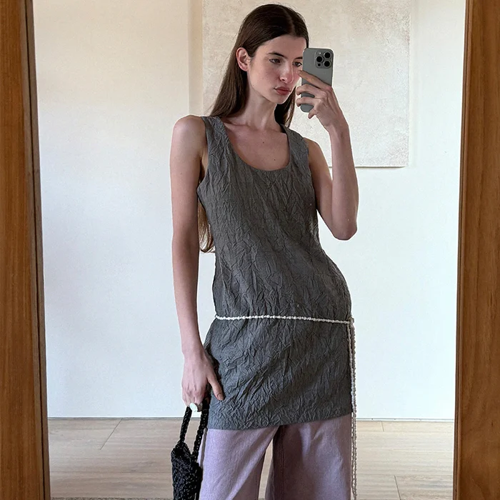 CRINKLED SLEEVELESS DRESS - GREY