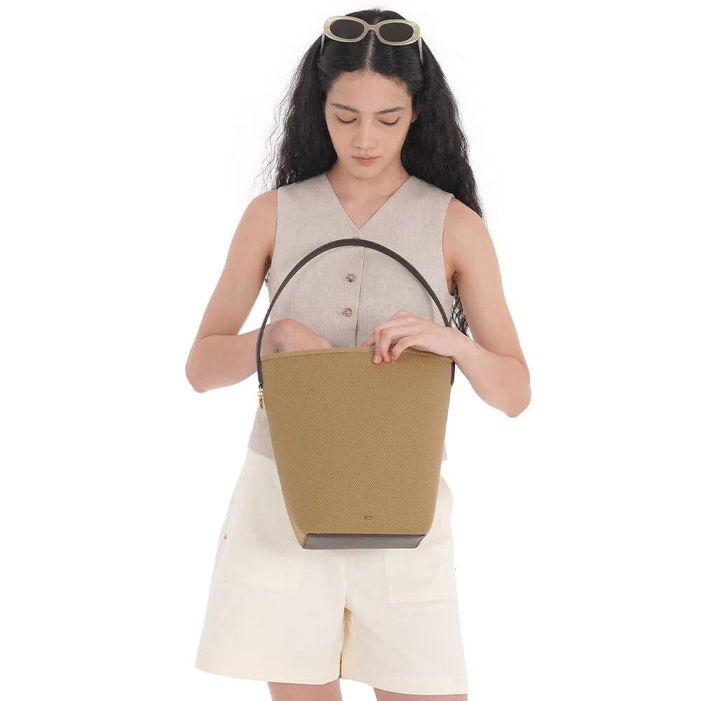 卡其色 帆布 Panier 水桶袋 L AABA5F220K2