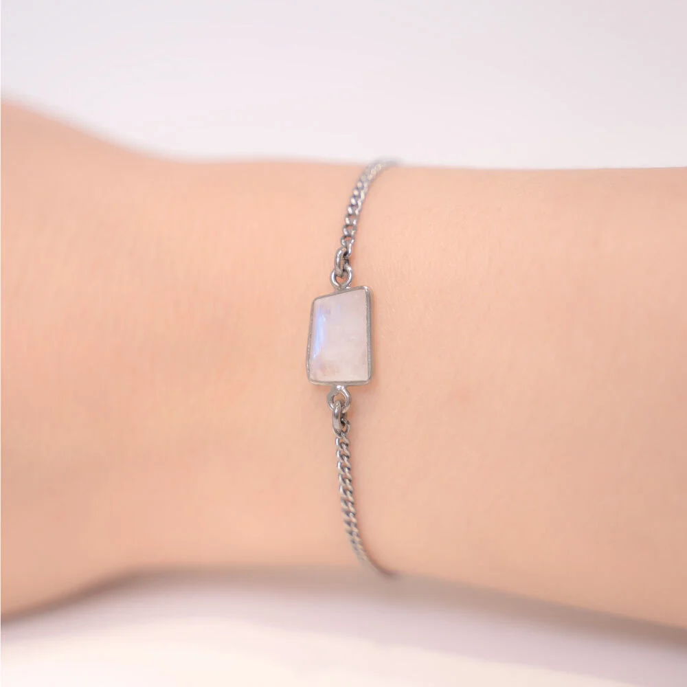 HR 69B_Rectangle Cut Moonstone Bracelet (Silver 925)
