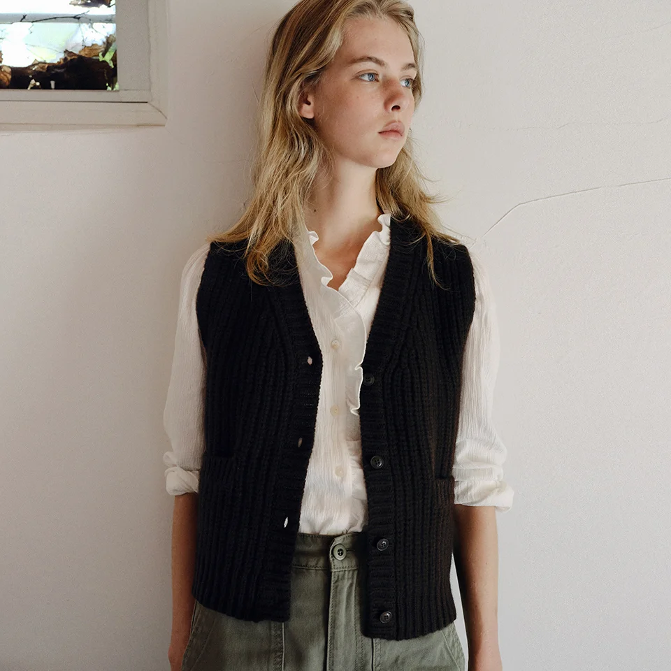 tasmanian wool knit vest (deep brown)