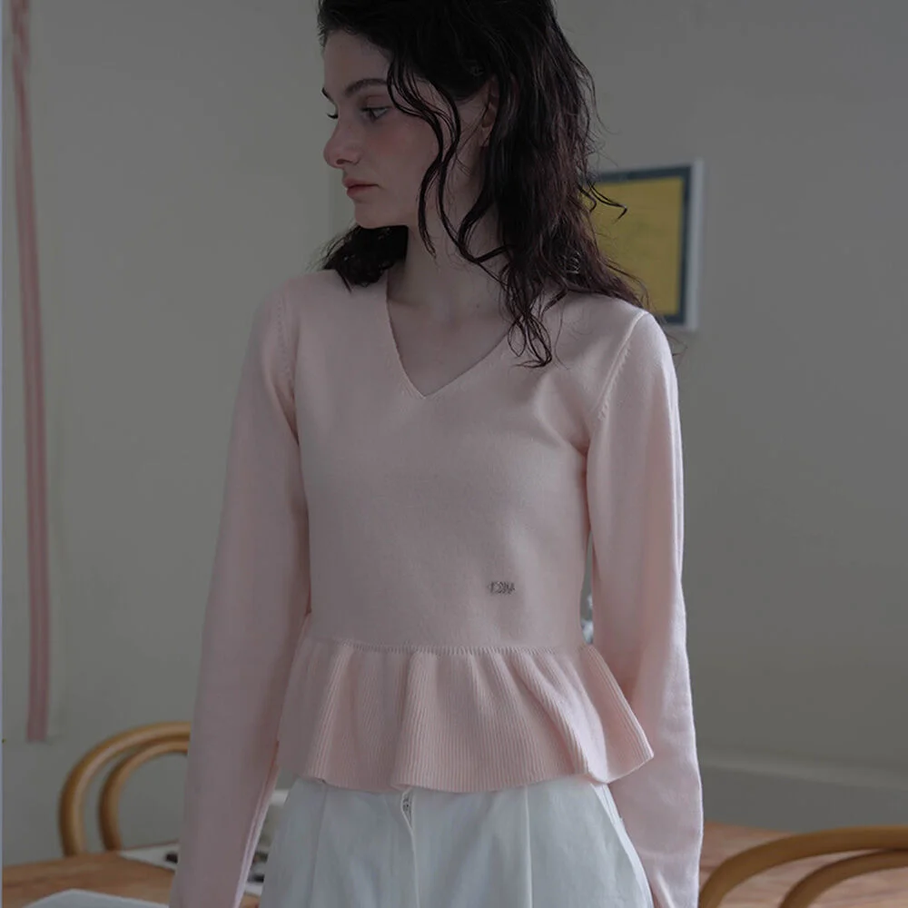 V-neck Flare Shirring Knit