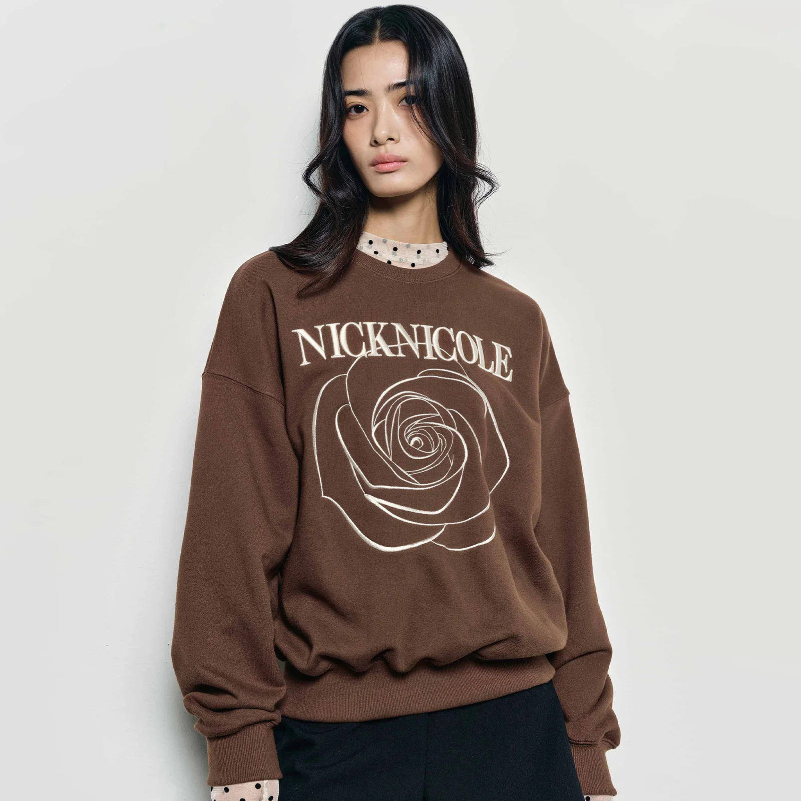 VOLUME NICOLE ROSE SWEATSHIRT_BROWN CREAM