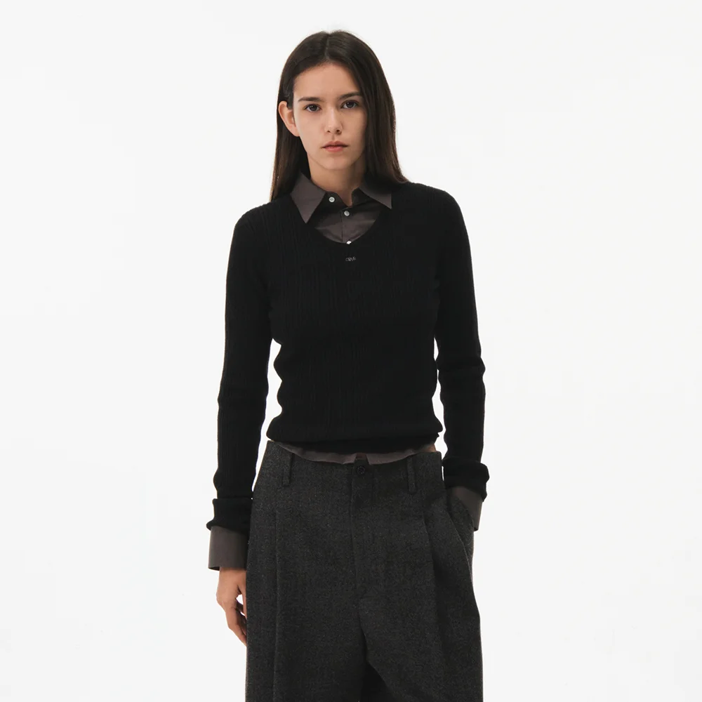 DAVIA V-NECK KNIT (BLACK)
