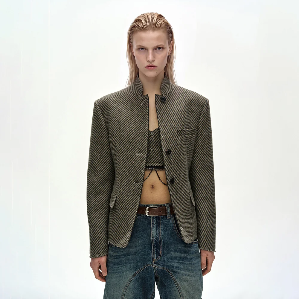 WOOL TWILL CROPPED TAILORED JACKET (BROWN)