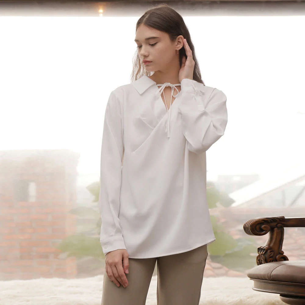 FEMININE TUCK BLOUSE_IVORY