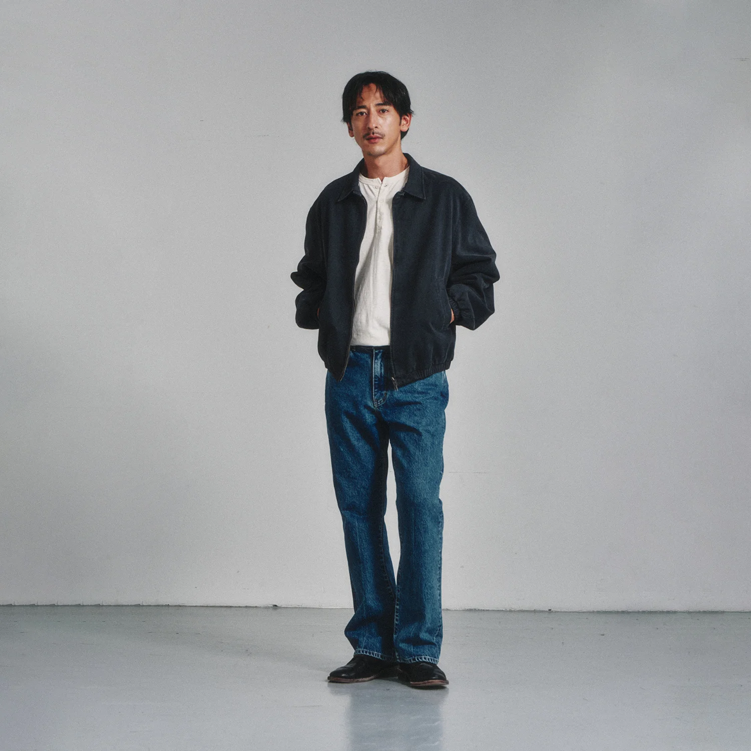 Regular Flare Jeans_Mid Blue