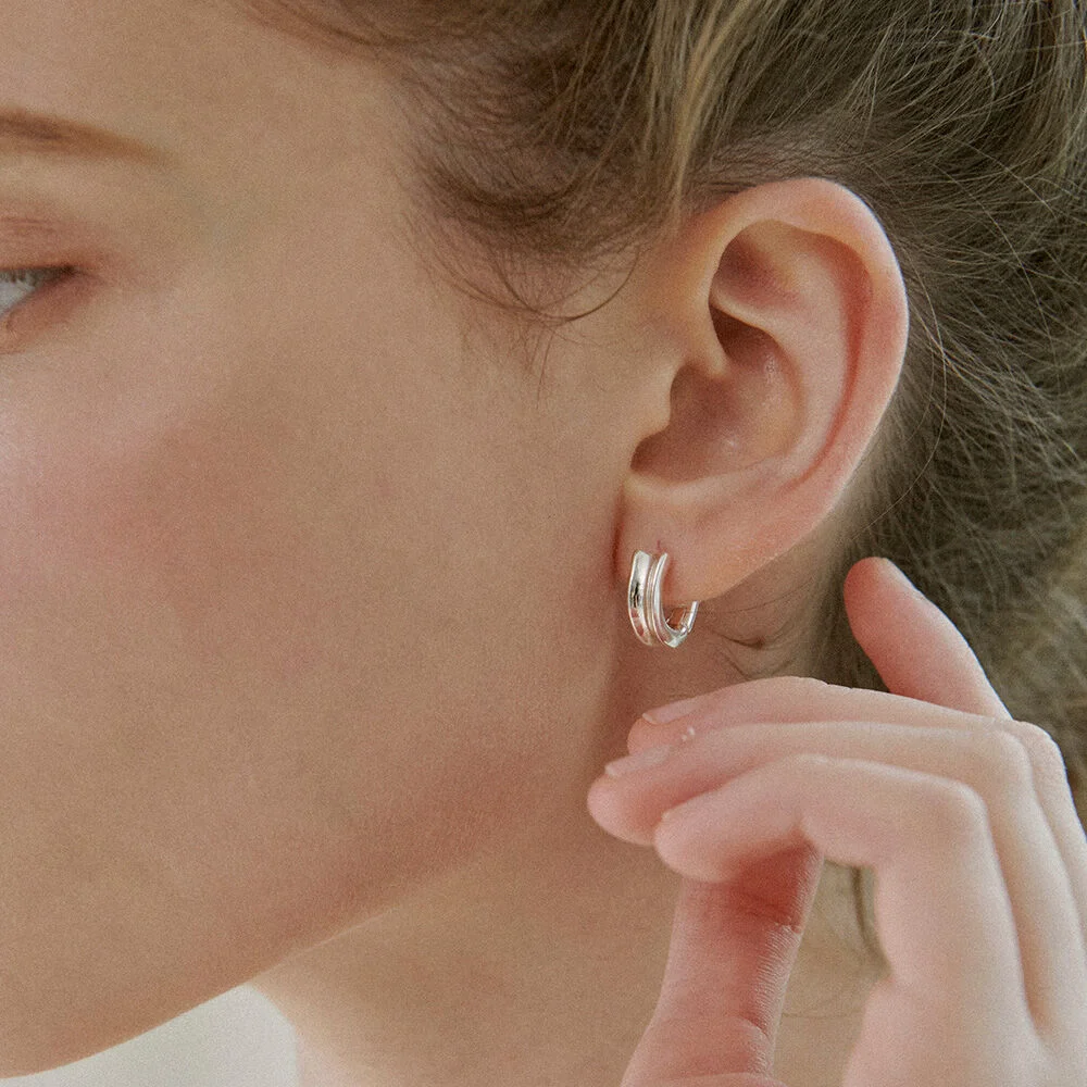 Curved Form Earrings. EB1798