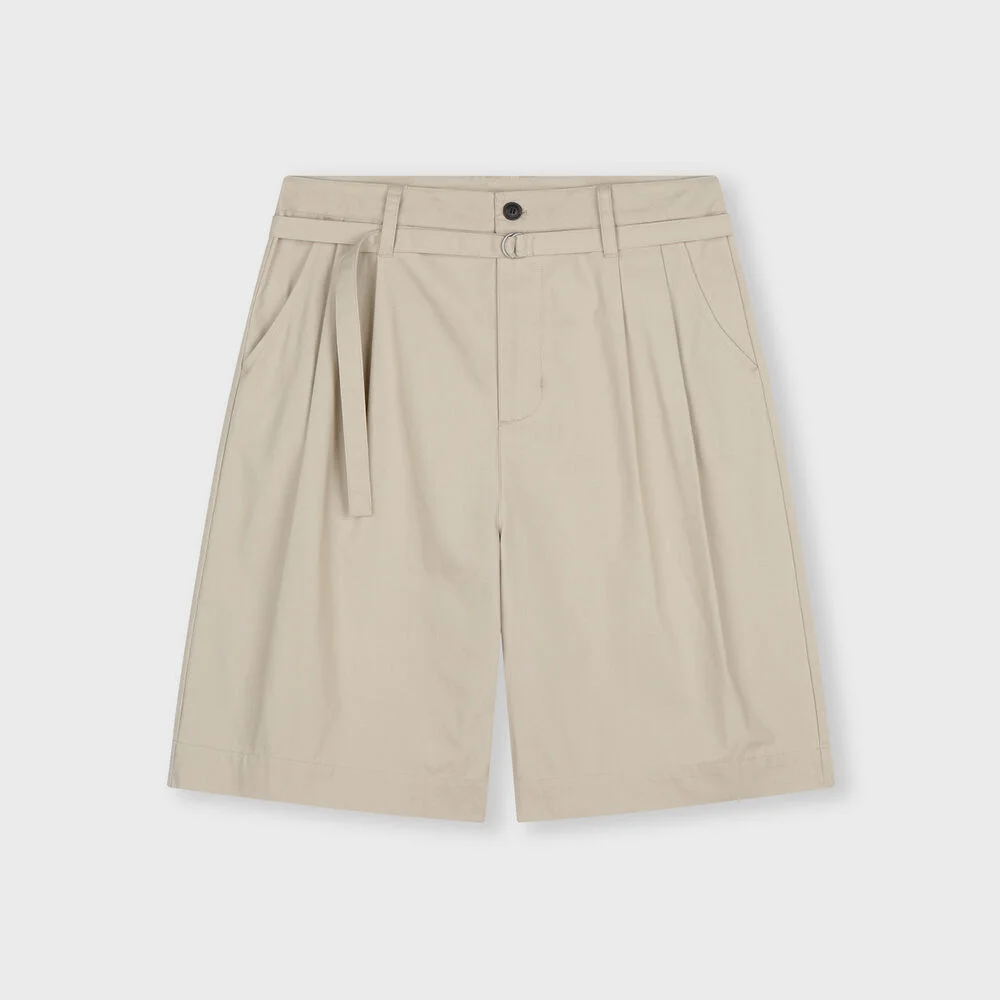 THREE TUCK BELTED SHORTS BEIGE