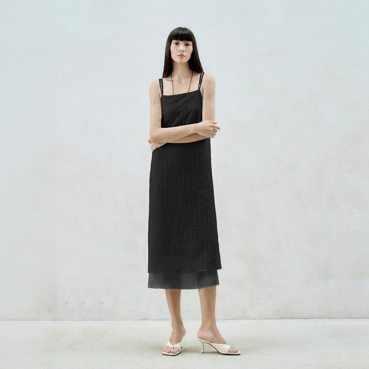 CHECKED-CHIFFON LAYERED MIDI DRESS BLACK