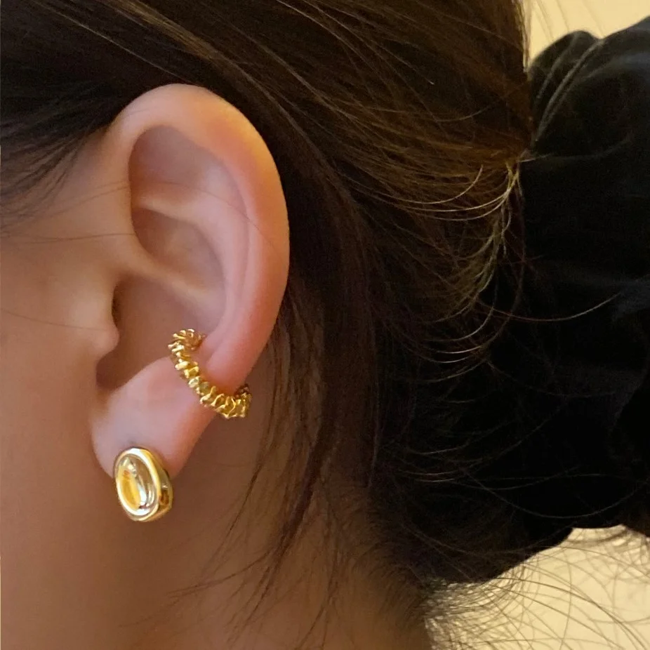 Gold chip earcuff