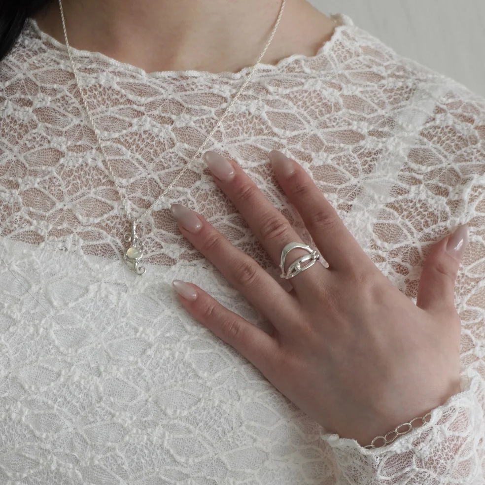 Liquid drop bold ring
