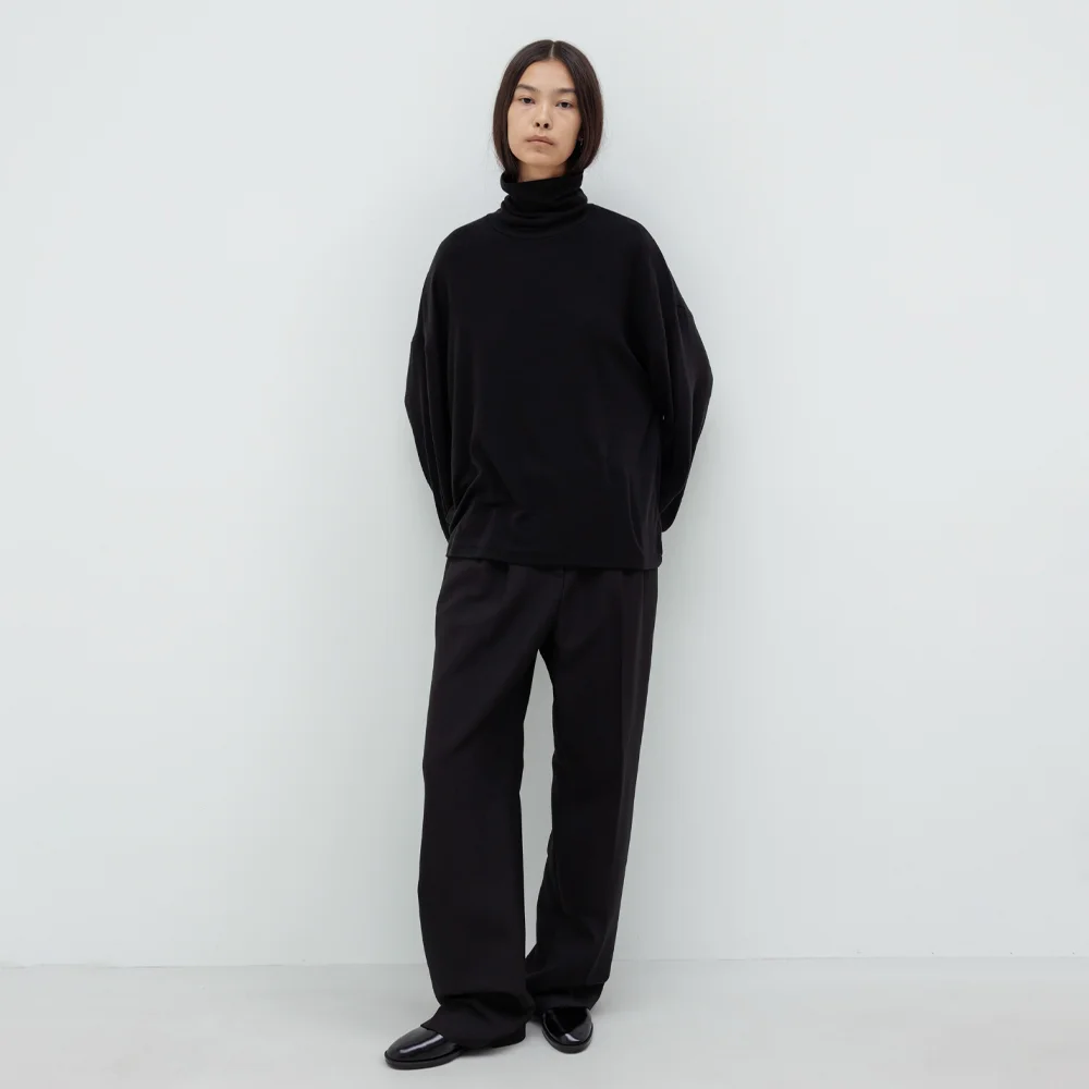 Classic Straight Trousers (Black)