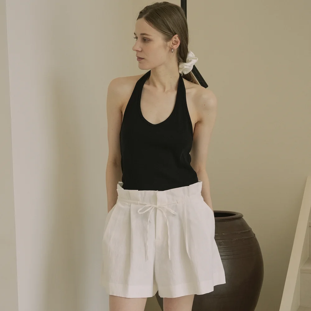 Back Label Halter Sleeveless Top (black)