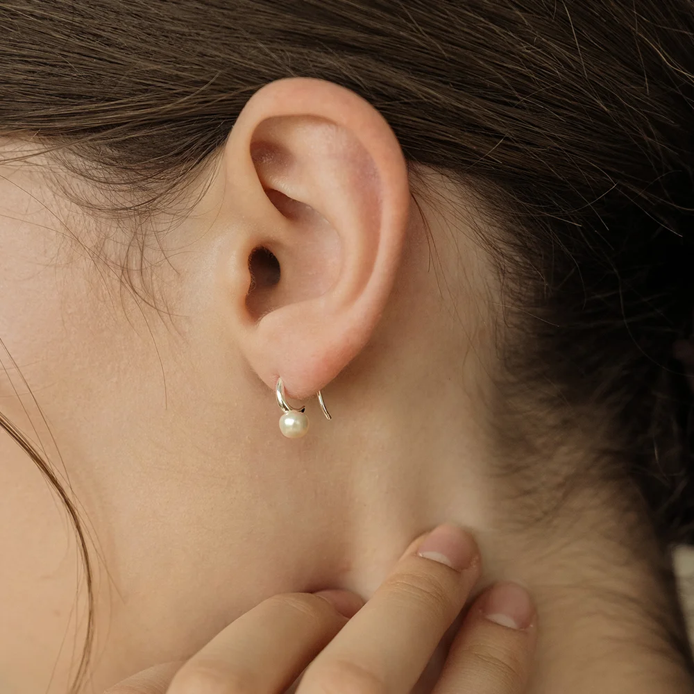 HON017 Flat pearl hook Earrings