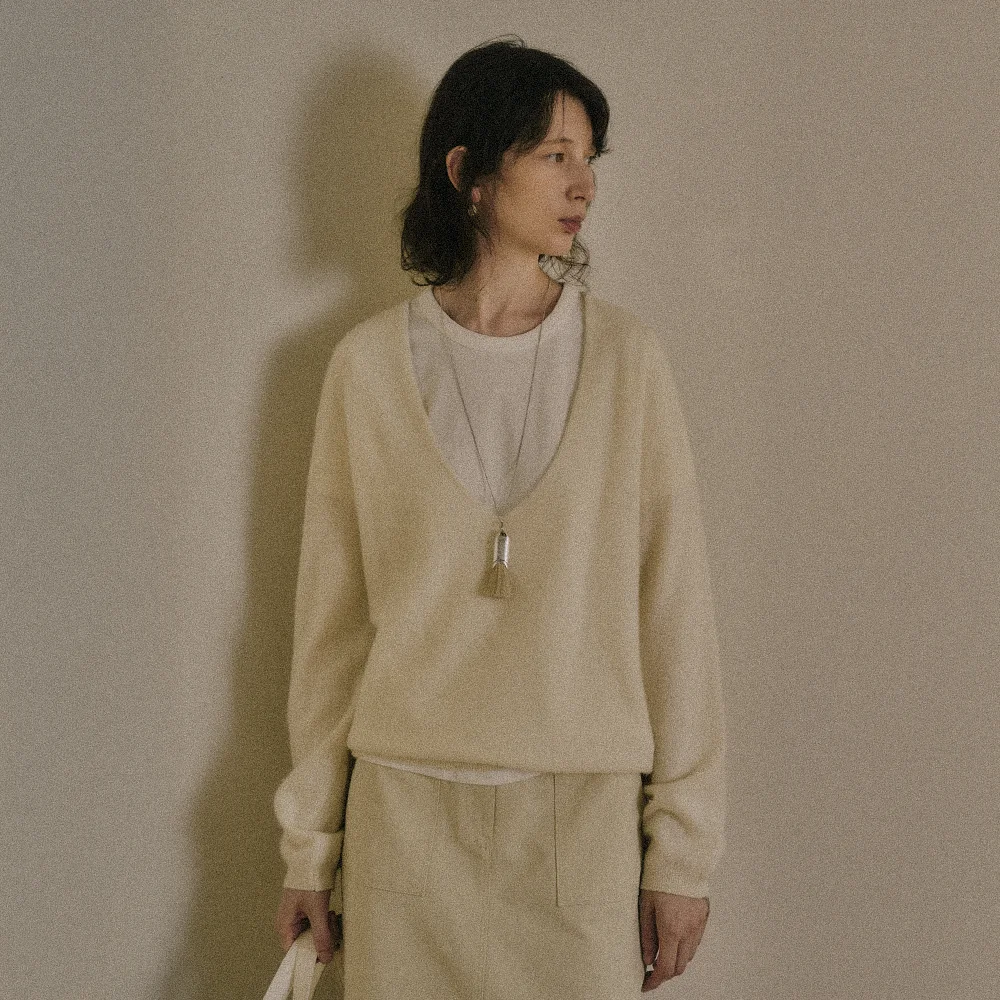 NOTTINGHILL FOX DEEP V-NECK KNIT_IVORY