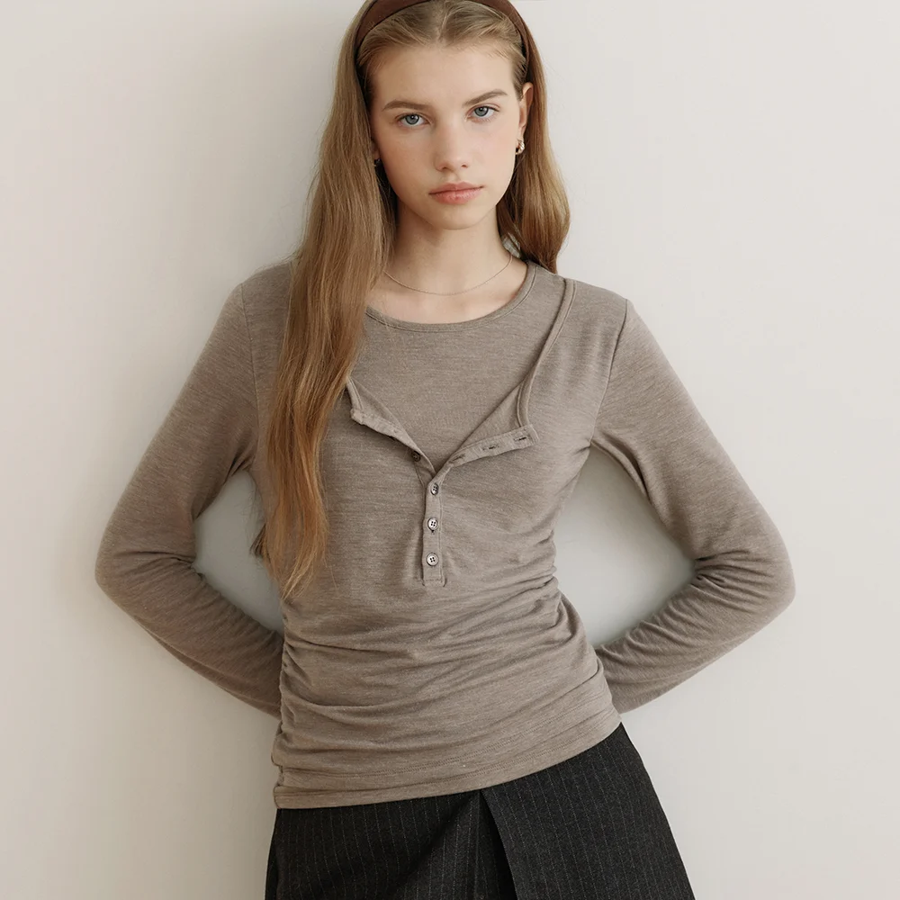 comos 1628 button detail layered T-shirt (cocoa)