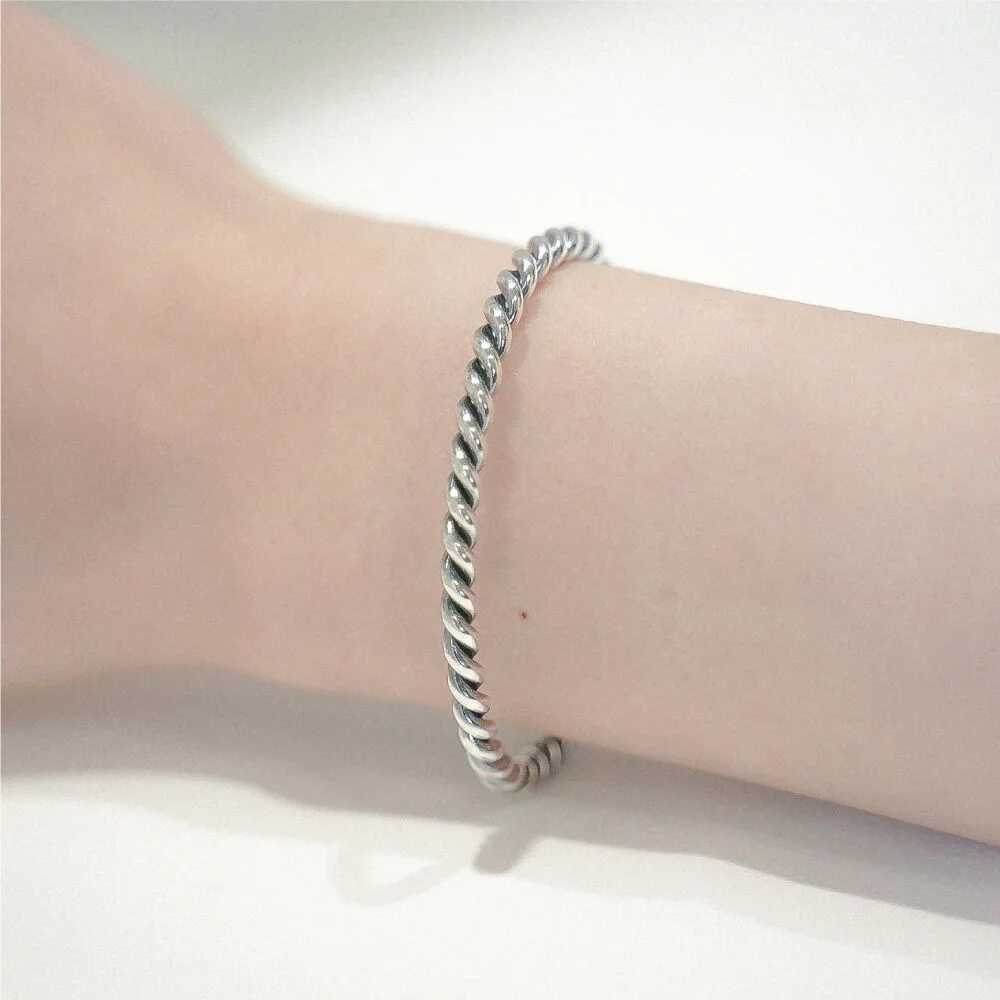 HR 11B_Silver Twist Bangle Bracelet (Silver 925)
