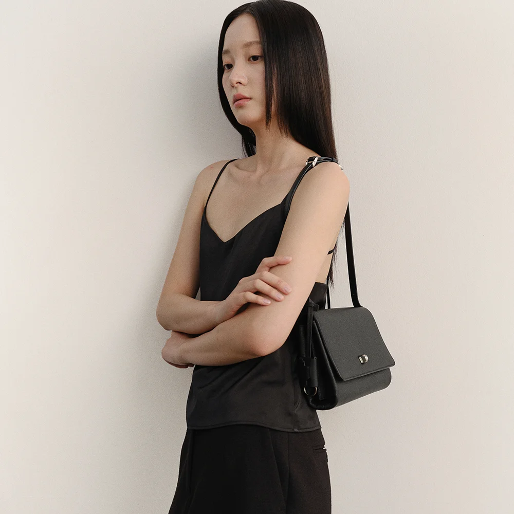 Clara Sleeveless Black