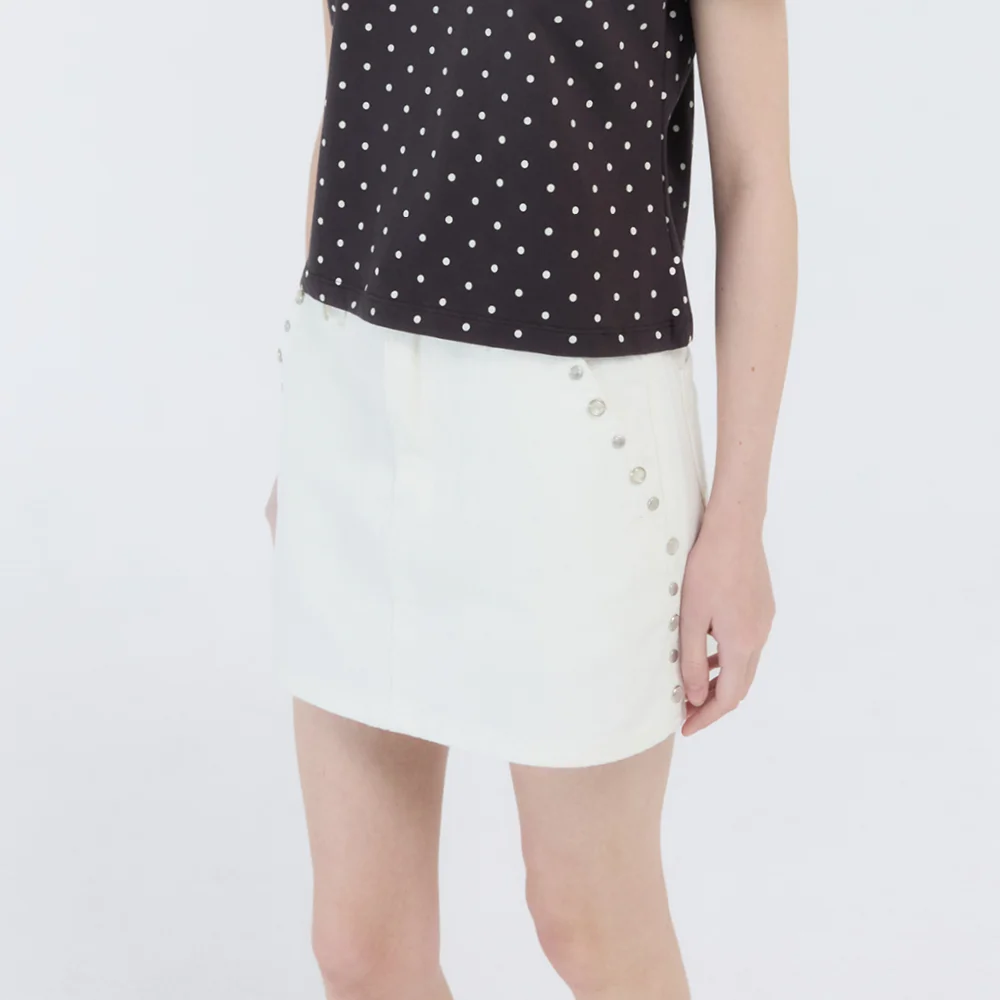 STUD POINT MINI SKIRT / WHITE