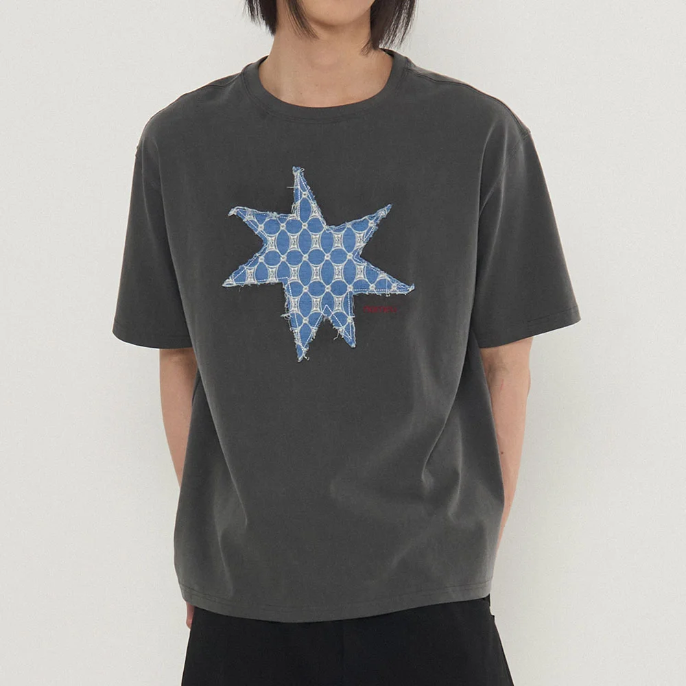 Signature Denim Applique Short Sleeve T-shirt_Charcoal
