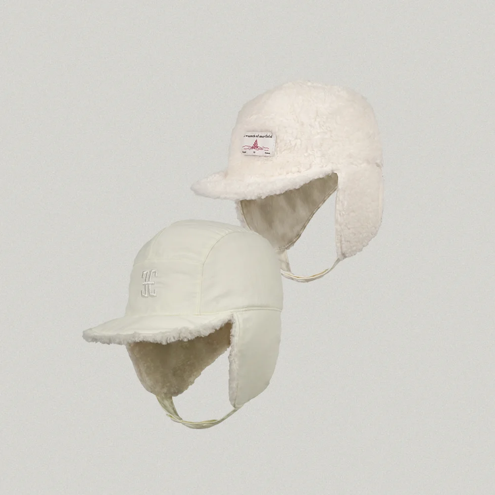 REVERSIBLE TEDDY EARFLAP CAP
