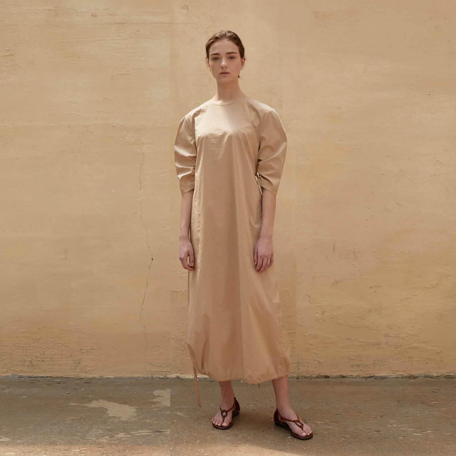 Dress Blouson Curved Sleeve Beige