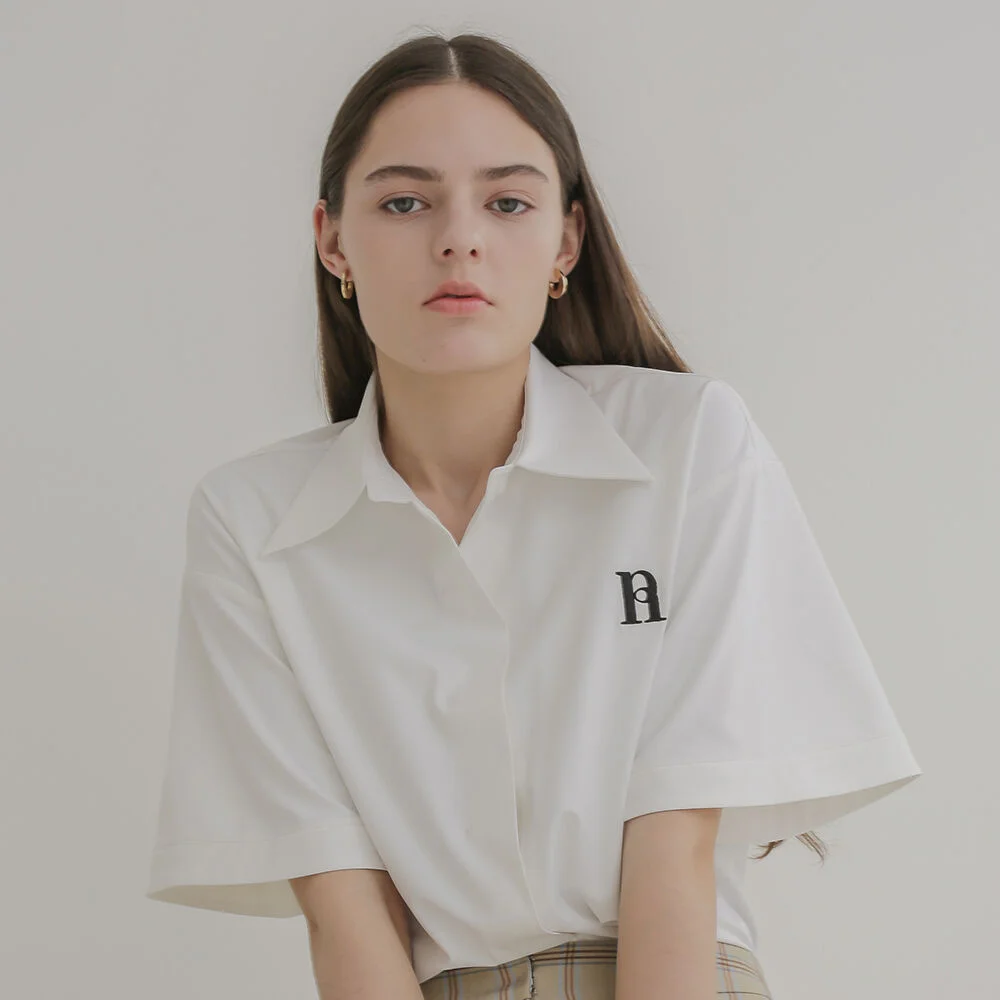 001 Basic Logo Shirt (White/Cream)
