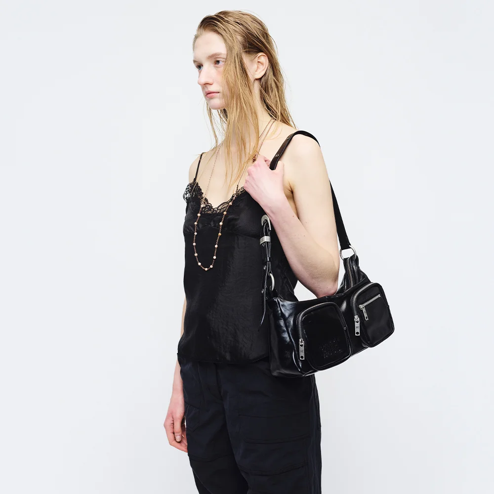 OUTPOCKET HOBO_black glossy plain