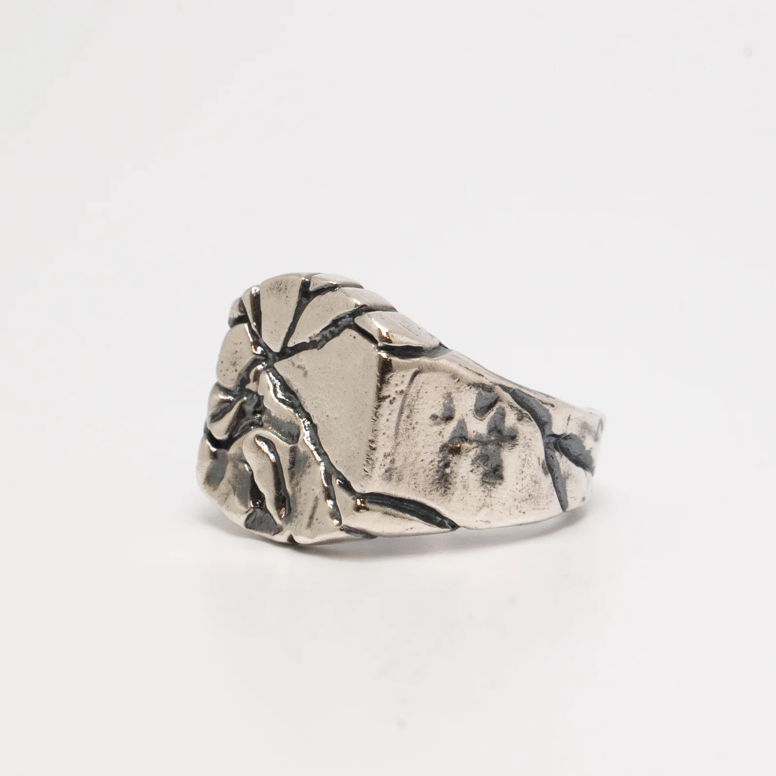 HR 28R_Silver Crack Ring (Silver 925)