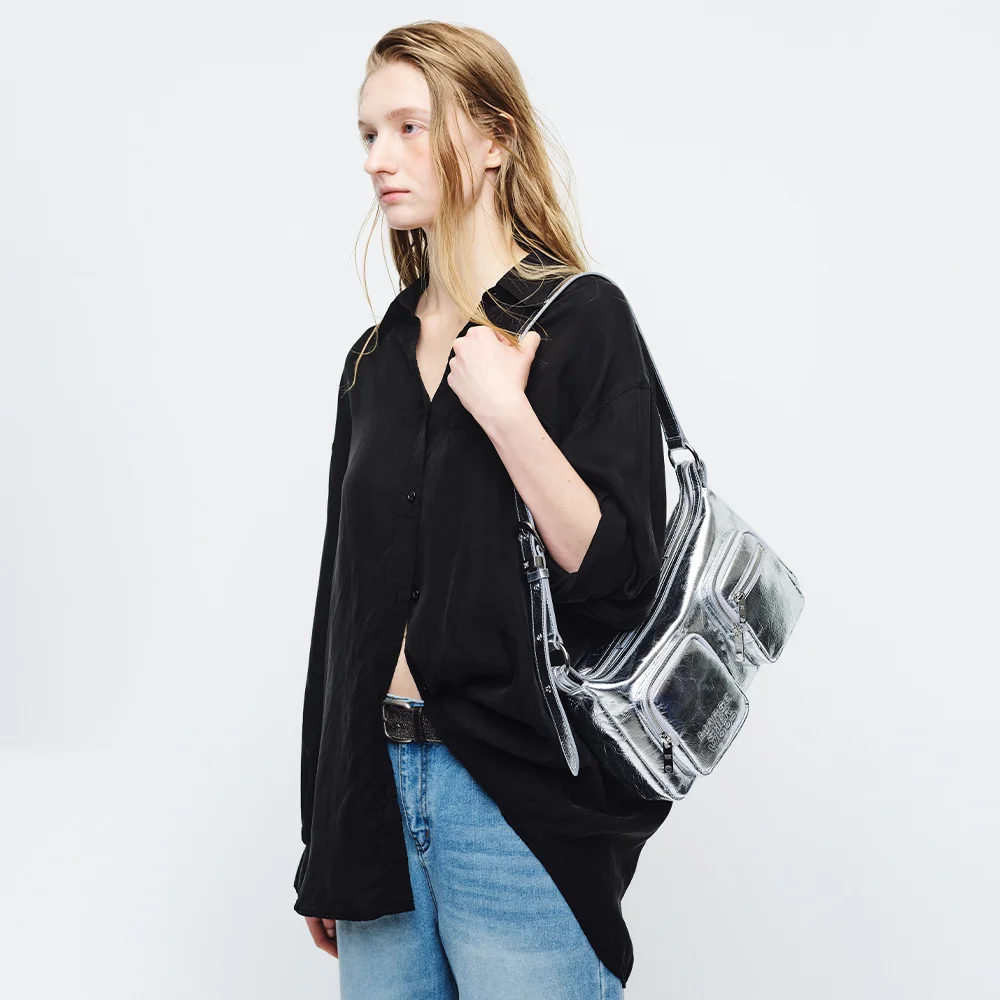 OUTPOCKET HOBO_silver crinkle