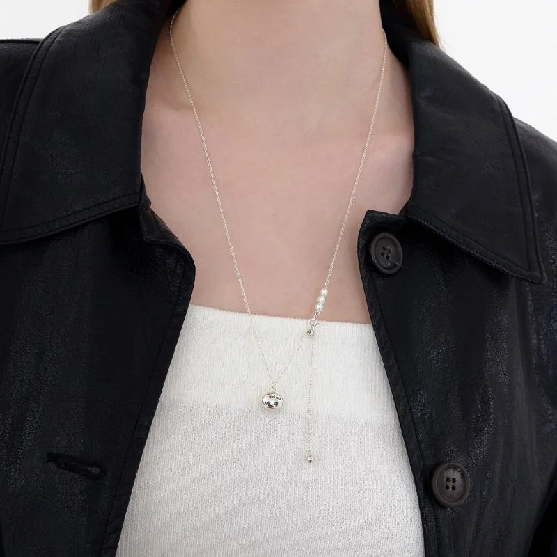 Oval pearl drop necklace