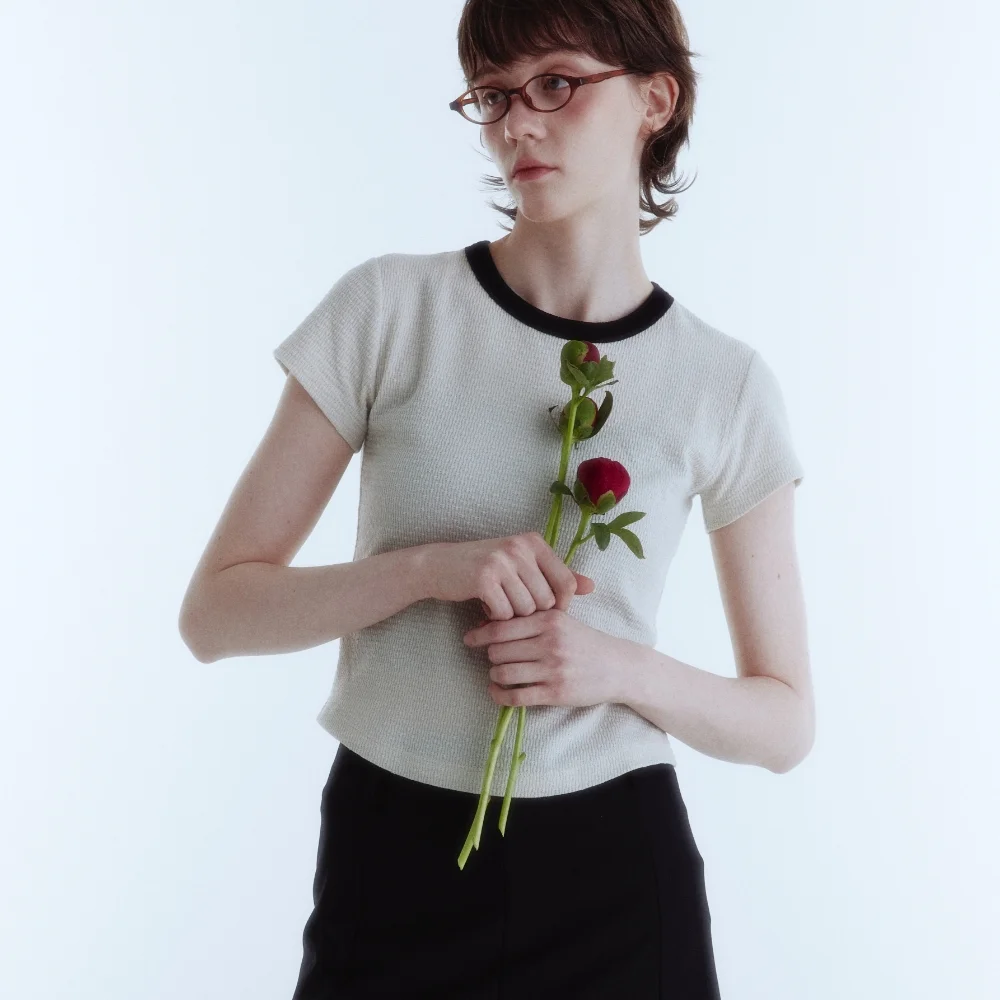 Round Ribbon Line T-Shirt_Cream Black_W