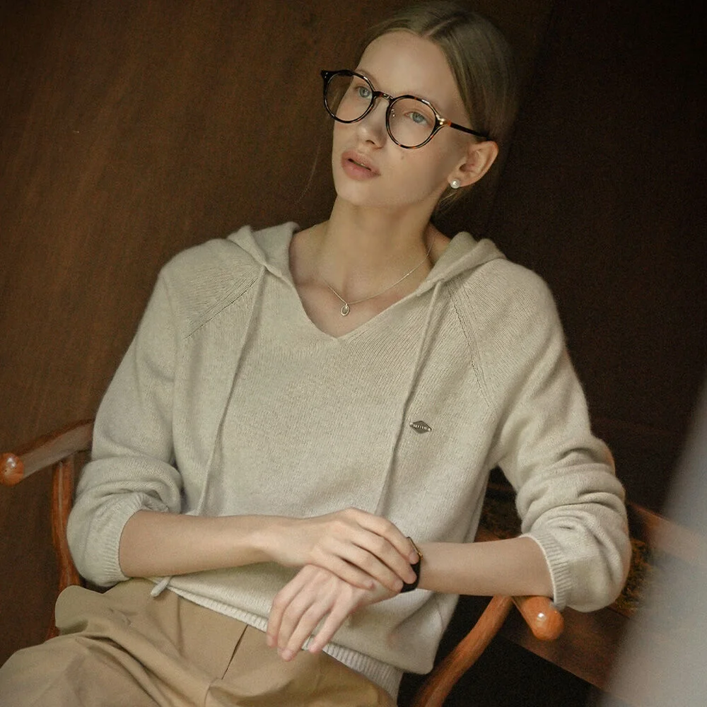 Mellow hooded v-neck knit_Cream